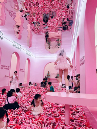 #howislivingthere  

Singapore’s got a sweet surprise for everyone: the Museum of Ice Cream Singapore 🍦😎 If you want Insta-perfect vibes, sprinkle some fun, and unlimited ice cream, this spot is a must!

Top Spot to Visit:
Museum of Ice Cream Singapore  
Location: 100 Loewen Rd, Singapore 248837  
Opening Hours: Most days 10am–6pm (last entry 5:45pm), closed Tuesdays & on Feb 24  
Admission Fee: SGD 240  
Mood: Playful, nostalgic, vibrant!  
From retro pink backdrops to sprinkle pools and unlimited ice cream sampling, every corner here screams happy memories. Don’t miss the coconut and lychee flavors—they’re local favorites!

Tips:  
· Go early to beat the crowds and snap photos in peace.  
· Dress in bright colors for your OOTD—these backgrounds make everyone pop!  
· If traveling with kids or friends, book tickets on trip.com for hassle-free entry and deals.

Getting Around:  
Singapore’s public transport is top-tier! Take an MRT to Orchard and grab a quick ride via taxi or Grab to the museum.

Food Recommendations:  
After your museum adventure, chill at the nearby Dempsey Hill cafés (PS.Café is chic + has great cakes).

Travel Hacks:  
SG is cashless—just carry cards, or use local wallet apps. Weather’s hot: stay hydrated and plan indoor breaks. No visa needed for many passports (check before you go!).

#SingaporeSweets  #IceCreamMuseum  #TripComTravels 