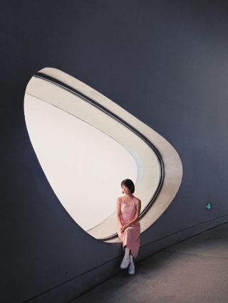 Stumbled upon Shenzhen Bay Cultural Plaza and was drawn to these "giant boulders"
