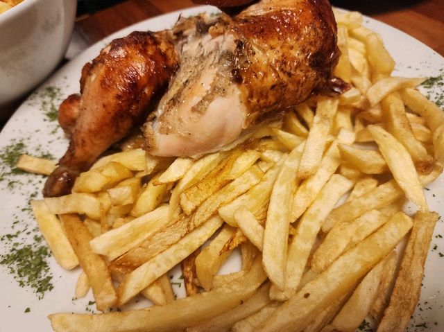 페루에 왔으니 페루식 치킨을 먹어줘야지!! "Pardos chicken" 페루에 왔으니 페루식 치킨을 먹어줘야지!! "Pardos chicken"