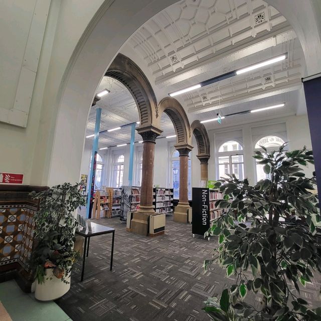 💮國家二級保護建築💮~Leeds Central Library📚