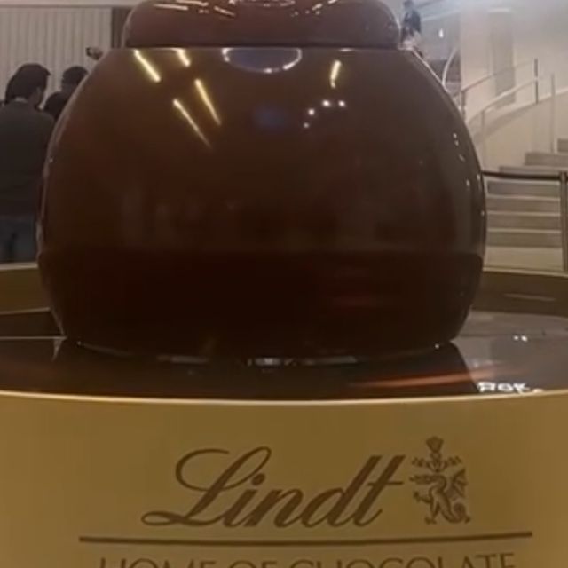 Chocolate lovers! Lindt factory Switzerland 