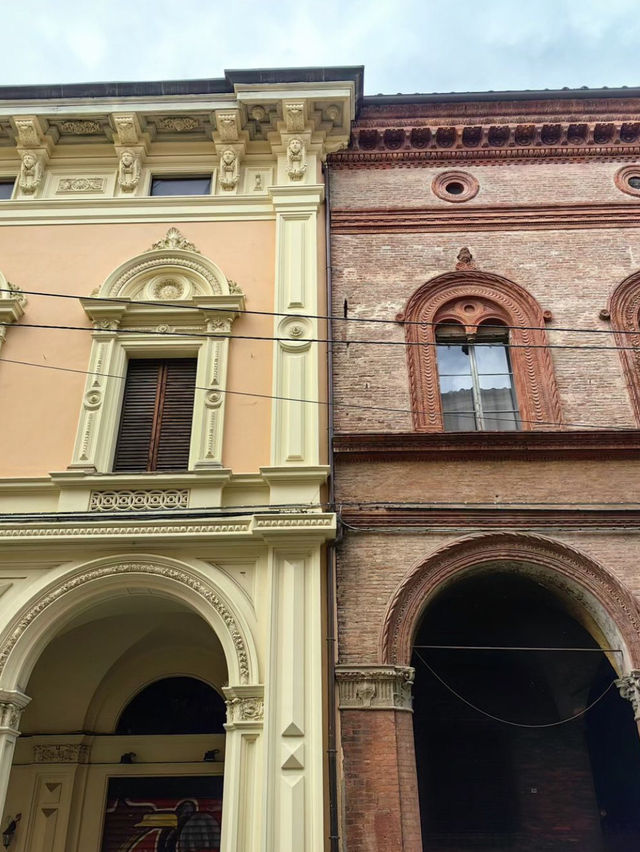 Bologna arhitecture is something else 🇮🇹
