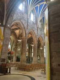🏰✨ Edinburgh Highlights: National Museum, St. Giles’ Cathedral & Victoria Street