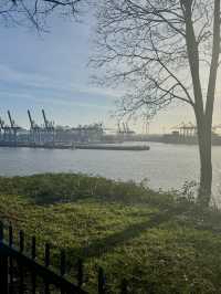 🇩🇪✨ Hamburg Tour Guide & Review