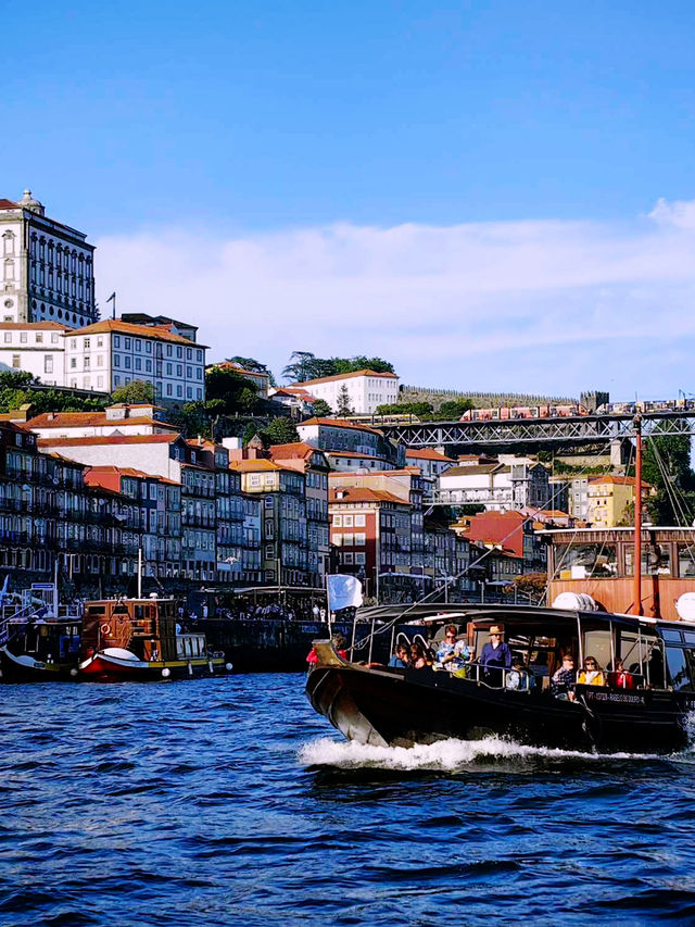 🏙️💳 Save Big & See More with the Porto City Pass!