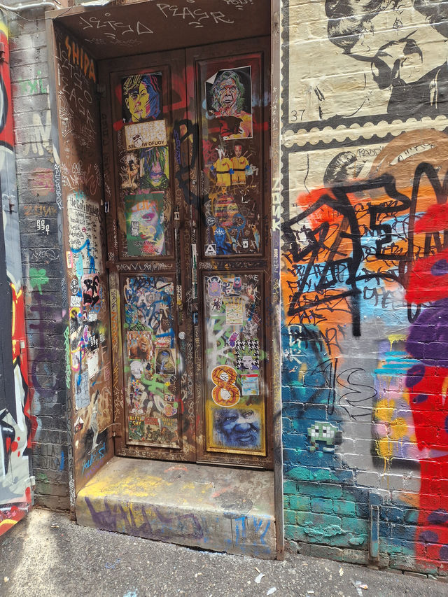 Street art and city heart — Melbourne vibes all day