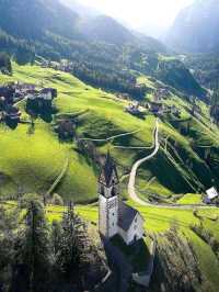 The Dolomites: Italy’s Majestic Mountain Wonderland