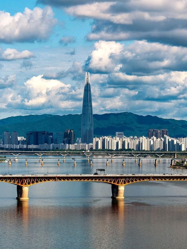 Seoul: A Dynamic Blend of Tradition and Modernity