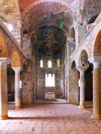 🏰 Mystras – The Byzantine Ghost City of the Peloponnese