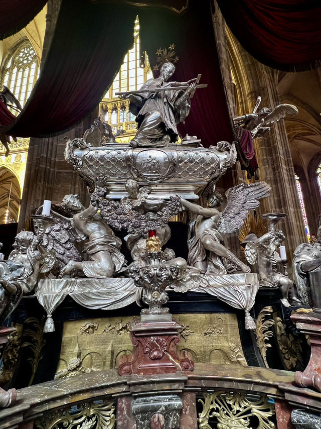 🌟  St. Vitus Cathedral, Prague 🌟  St. Vitus Cathedral, Prague