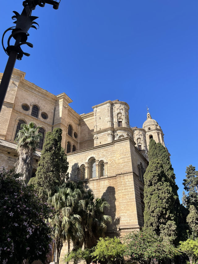 Málaga: Architectural Gems by the Sea 🏛️✨🌊