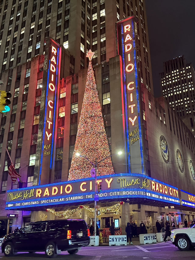 🌃 The Capital of Christmas