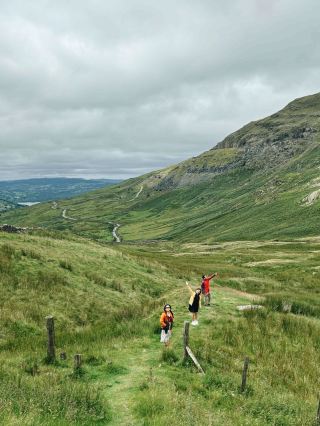 英國湖區：迷霧山巒、鏡面湖泊與童話村落 