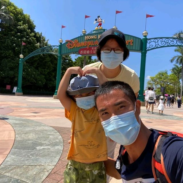 香港迪士尼樂園在等你哦