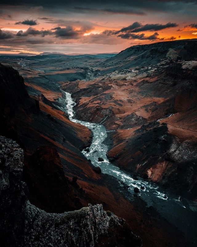 📷 Majestic Landscapes of Iceland: A Valley From Another Planet 🏞️