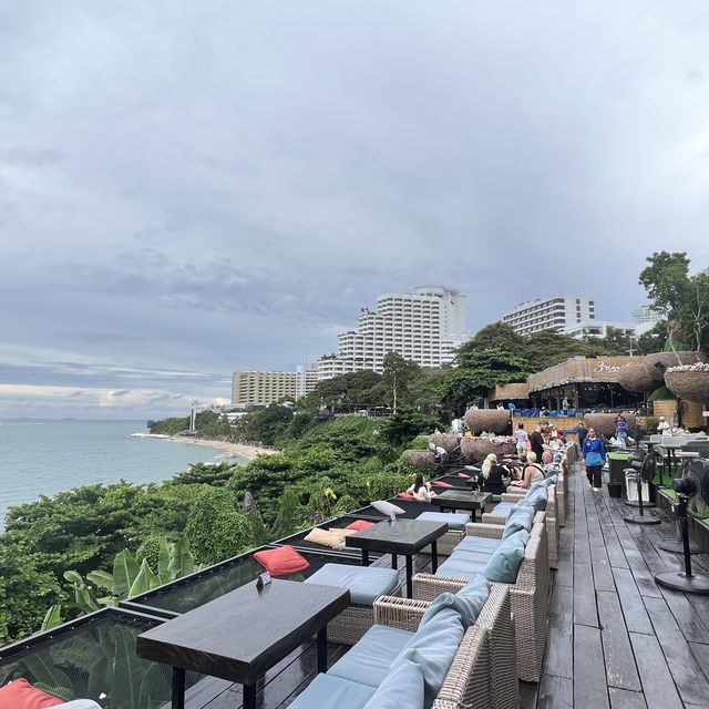打卡泰國芭提雅懸崖鳥巢餐廳