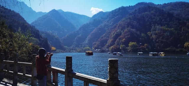 西安翠華山天池秋日色彩繽紛