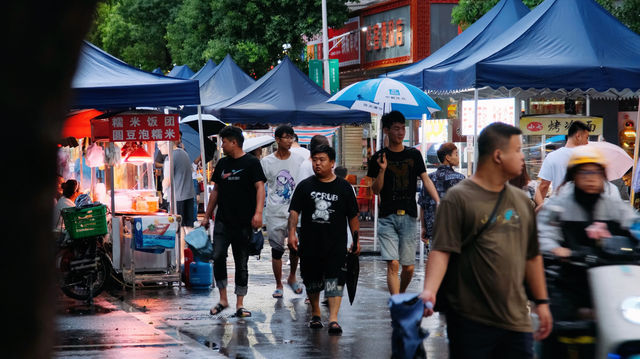 城市漫步旅行，深圳寶安煙火之鹽田社區夜市文化街