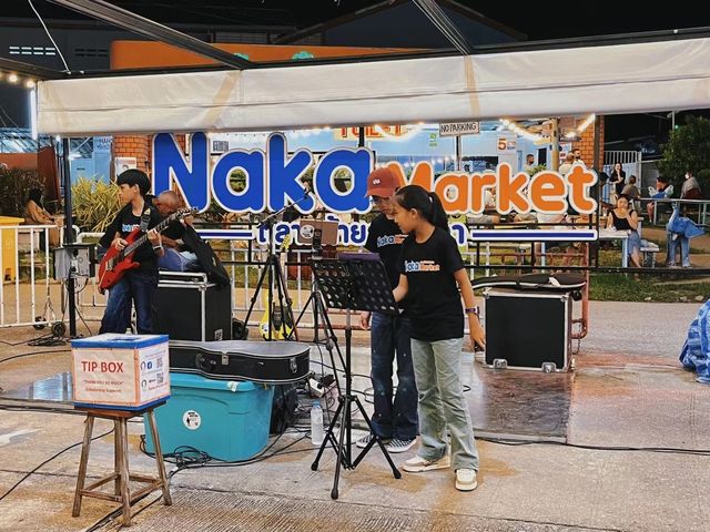 NAKA市場是普吉島最大、最chill的夜市