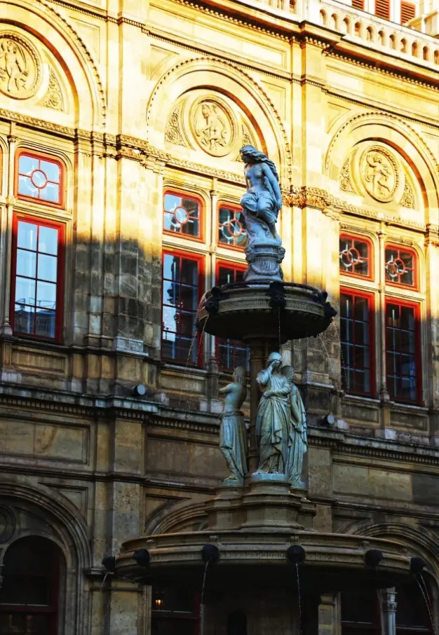 The New Year's bells from Vienna's Golden Hall are about to ring!