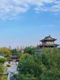 When visiting Xi'an, one must surely make a trip to the Xi'an City Wall, right?