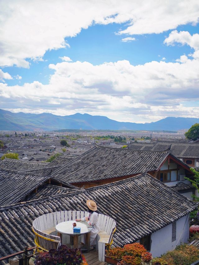 Lijiang Family Trip | Discovered a Fairy-tale Restaurant Overlooking the Panoramic View of the Ancient City