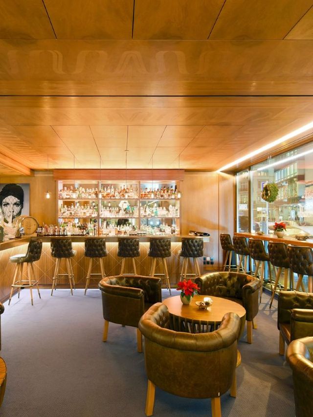 🌟 Zurich's Top Stays: Cozy Comfort & Prime Locations 🏨✨