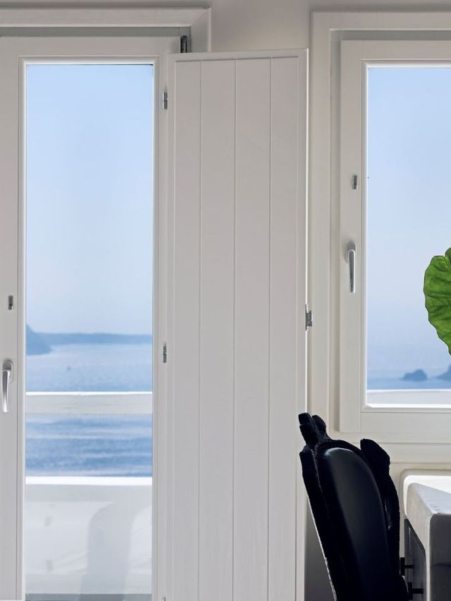 🌟 Santorini Splendor: Unwind in Luxury at Cavo Tagoo 🌊
