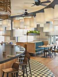 🌷🏨 Amsterdam's Cozy Gem: Hyatt Regency Highlights 🛏️🌆