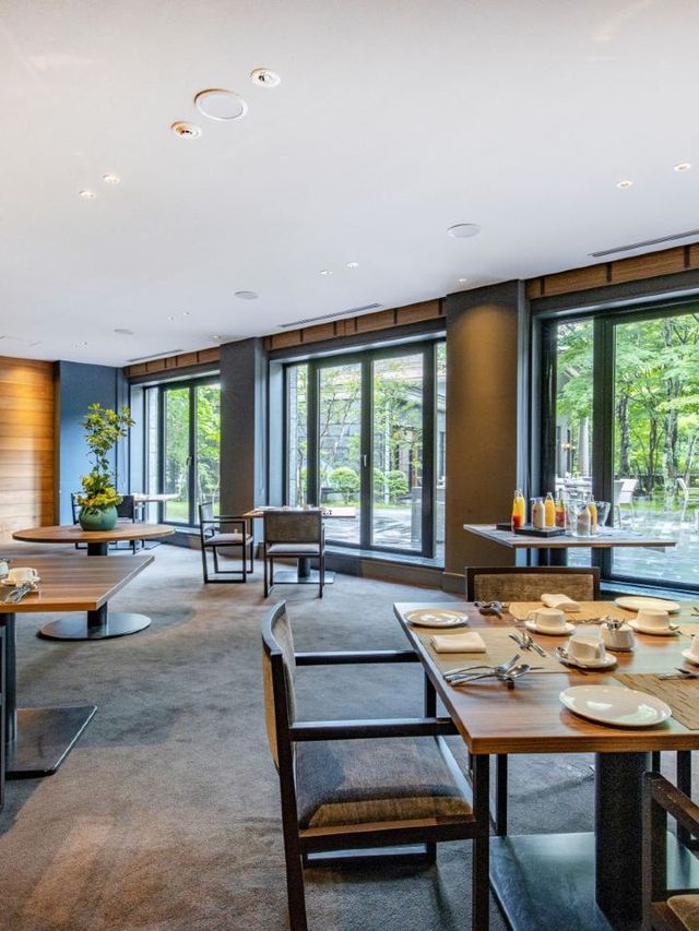 🍁 Autumn Escapes: Karuizawa's Luxe Retreat 🏨✨