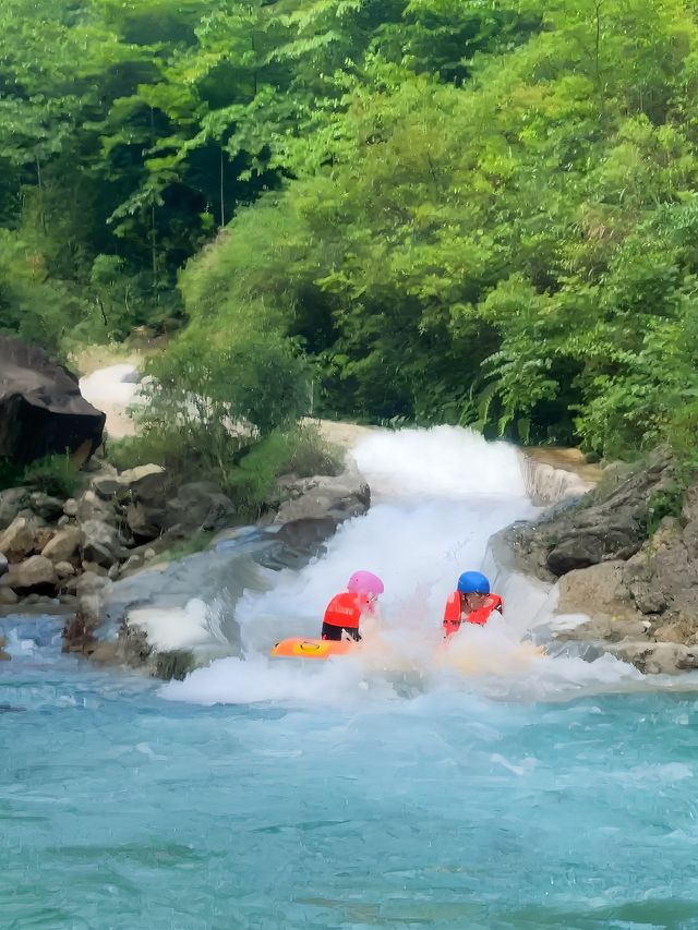 龍門山雲溪谷漂流