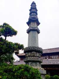 真如鎮，雖陷水泥森林中，唯這方淨土依舊