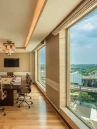 🌟 Mumbai Marvels: Luxe Stay at JW Marriott Sahar ✈️🏨