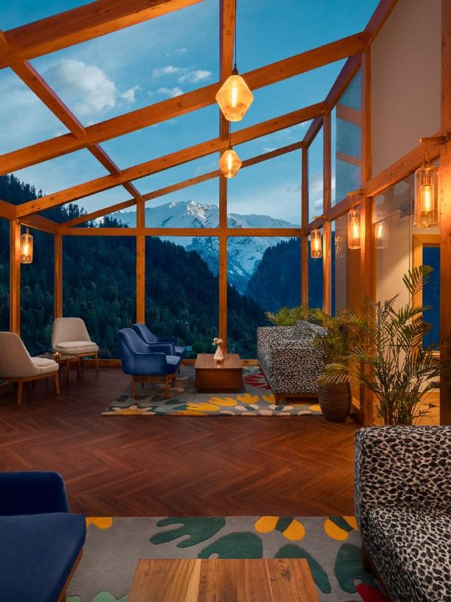 🌄✨ Manali Magic: Top Himalayan Hotel Picks! 🏔️🛌