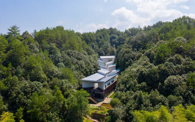 住進森林天然氧吧｜自在平江野奢度假酒店