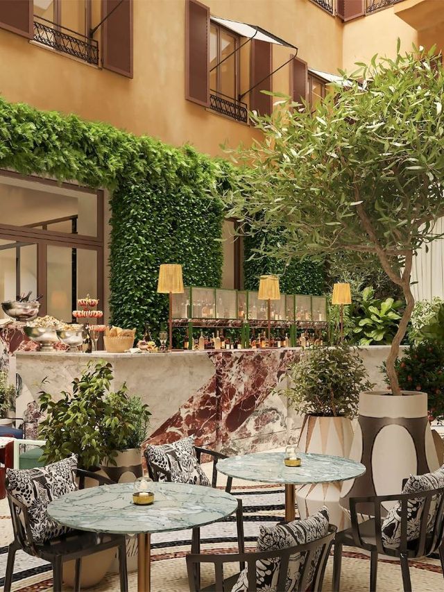 🌟 Rome's Chic Retreat: W Rome's Urban Elegance 🌟