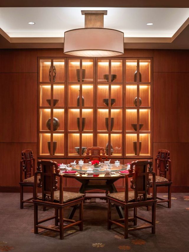 🌟 Bangkok's Best Kept Secret: Conrad's Urban Oasis 🌟
