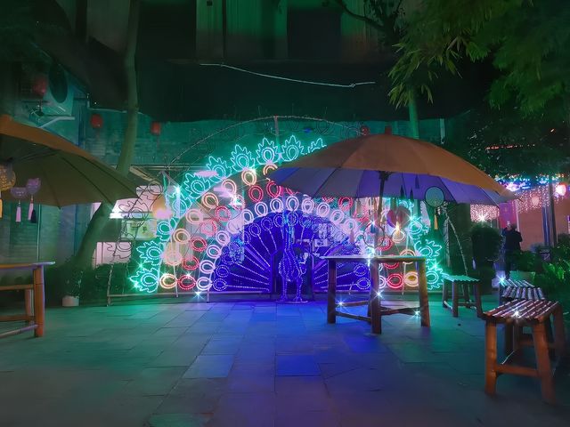 朋友圈被问瘋了，都以為去不夜城玩了