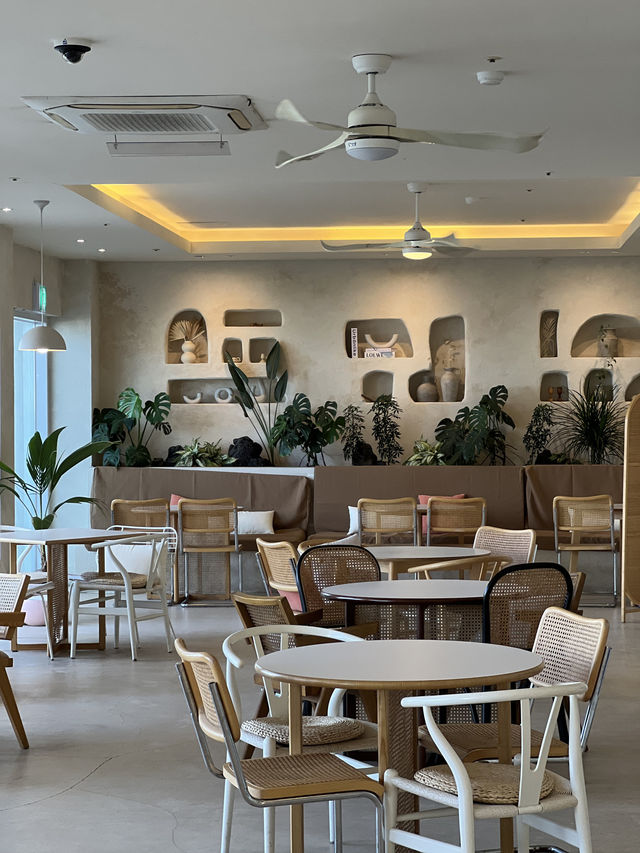 Discover My Favorite Coffee Shop in Aewol, Jeju Island!