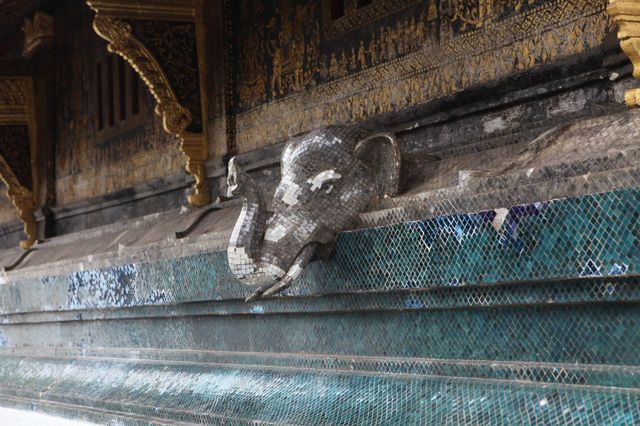 Explore the Spiritual Essence of Wat Xieng Thong in Luang Prabang, Laos