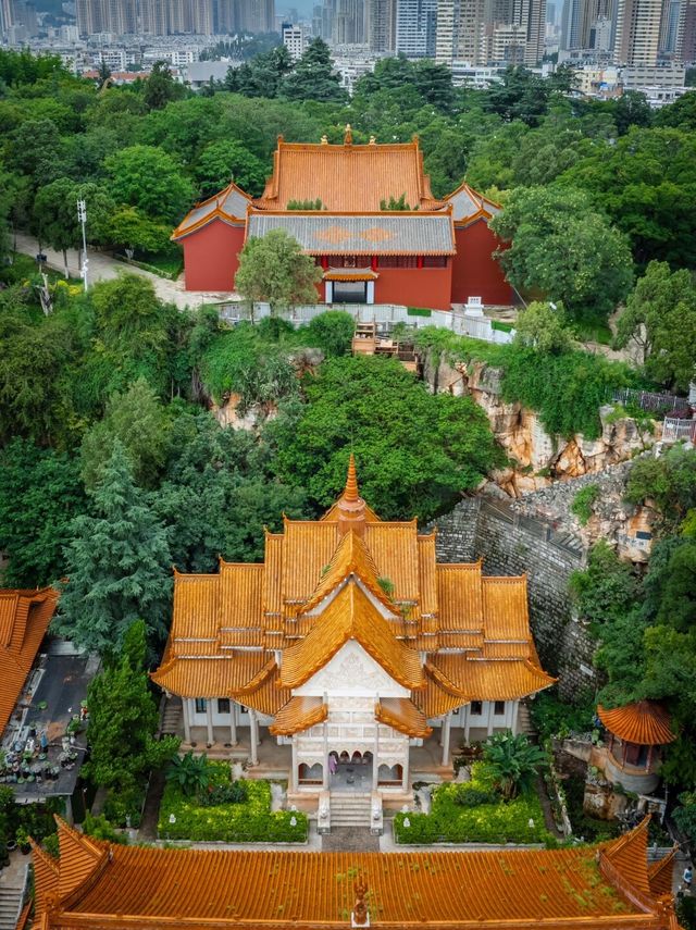 昆明嘅泰式寺院歷史悠久，圓通寺。