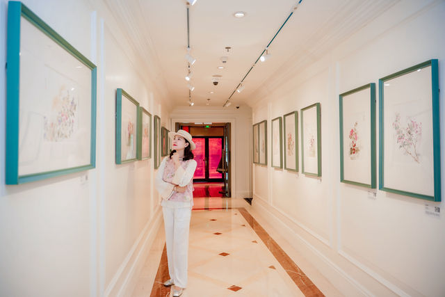 哪個女孩不喜歡花，春天的畫展浪漫開展