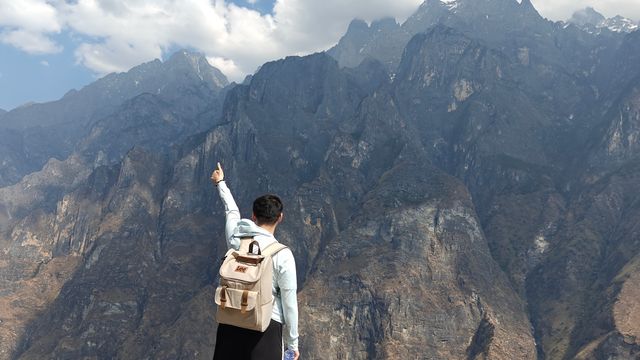 虎跳峽遠足｜難度不高，風景絕美