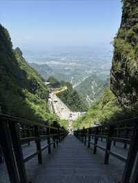 天門山遊玩心得：提前準備和拍照技巧全攻略 去天門山玩咗一圈，真心有啲嘢想同大家分享。特別係嗰啲單曲循