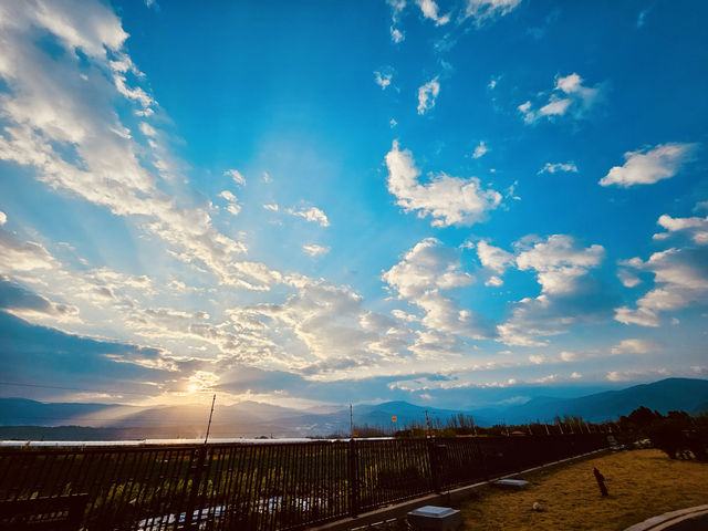 西昌 觀瀘山 賞邛海 住空港雲享
