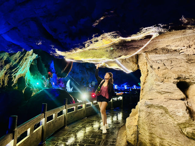 Discover Qiliang cave FengHuang Hunan