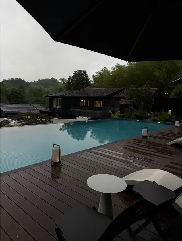 避世歸隱一庭一湯，一屋一景