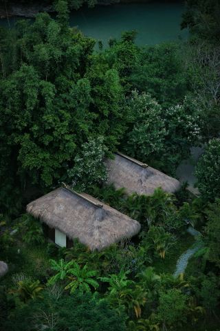 Примитивные деревни, спрятанные глубоко в горах Хайнаня, на самом деле очень красивы.