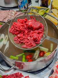 呢間牛肉火鍋真係正到爆！連湯底都想飲清光