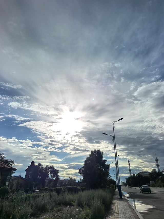 嚟滿洲里必打卡嘅套娃景區！簡直係童話世界嘅既視感，隨手一影都係大片 亮點推薦： 套娃廣場 呢度